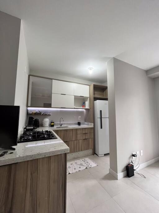 2 Com Piscina E Churrasqueira, Ao Lado Da Ufsc Apartamento *