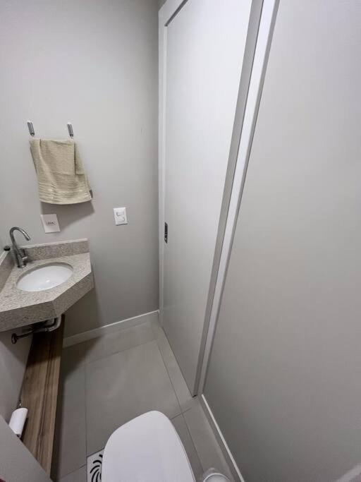 2 Com Piscina E Churrasqueira, Ao Lado Da Ufsc Apartamento